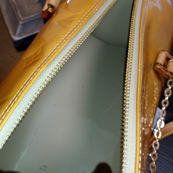 Authentic Louis Vuitton Vernis Bag - Picture 10 of 11